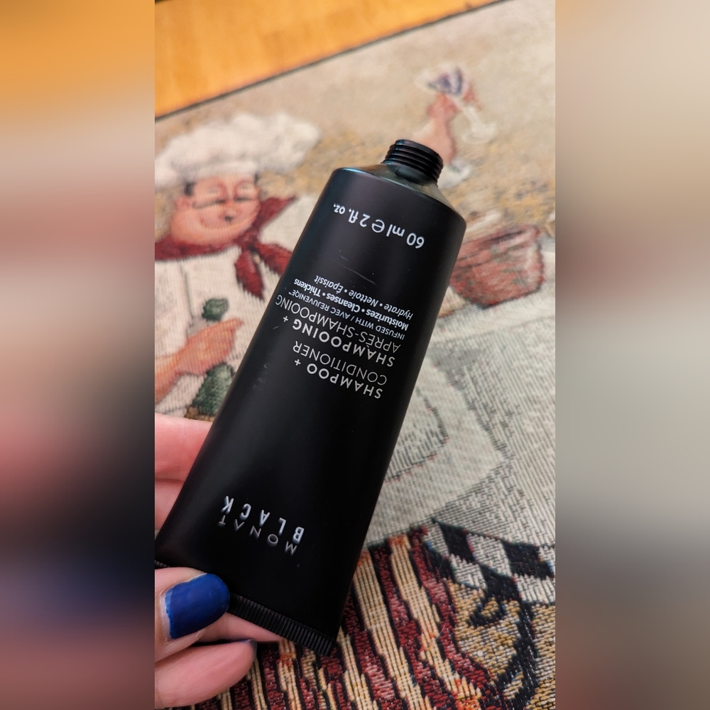Monat Black